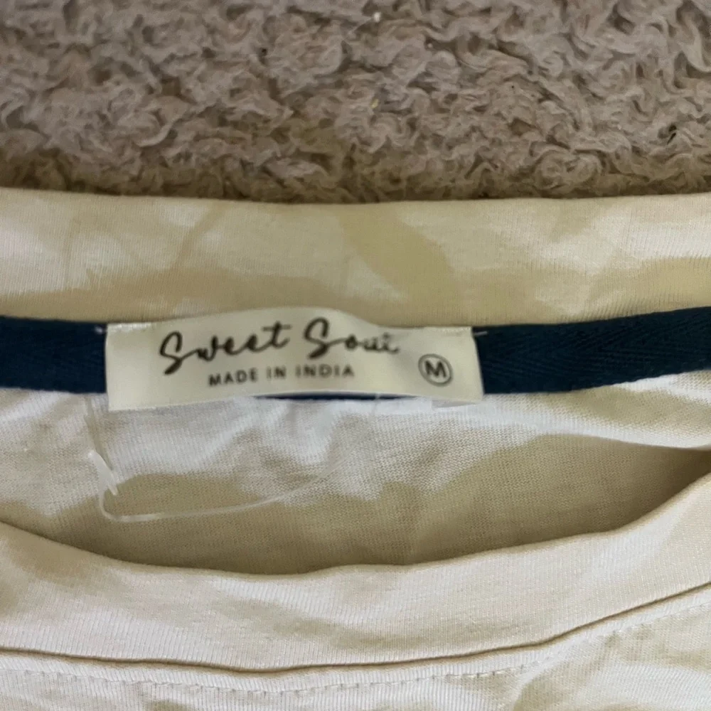 Sweet Soul Cream Dog Lover T-Shirt Happy Dog Happy Life Size Medium NWT